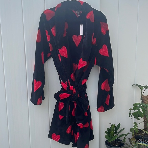 Red Heart Victorias Secret Short Fit Robe - Picture 1 of 3